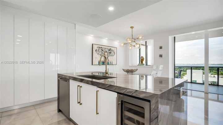 Property Photo:  5875 Collins Ave 1807  FL 33140 