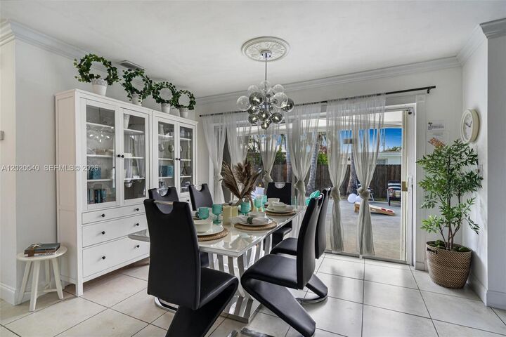 Property Photo:  1012 N 13th Ter  FL 33019 
