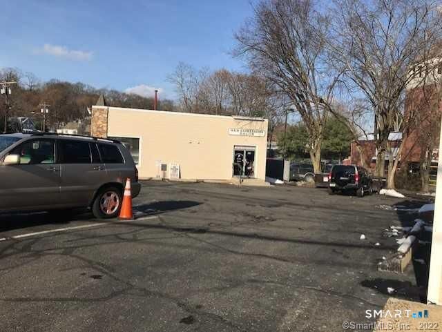 Property Photo:  124-126 New Canaan Avenue  CT 06850 