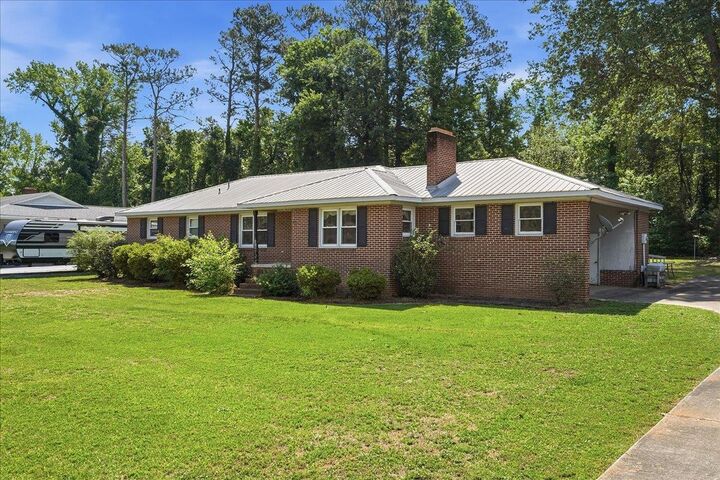 Property Photo:  208 Skyland Drive  SC 29325 