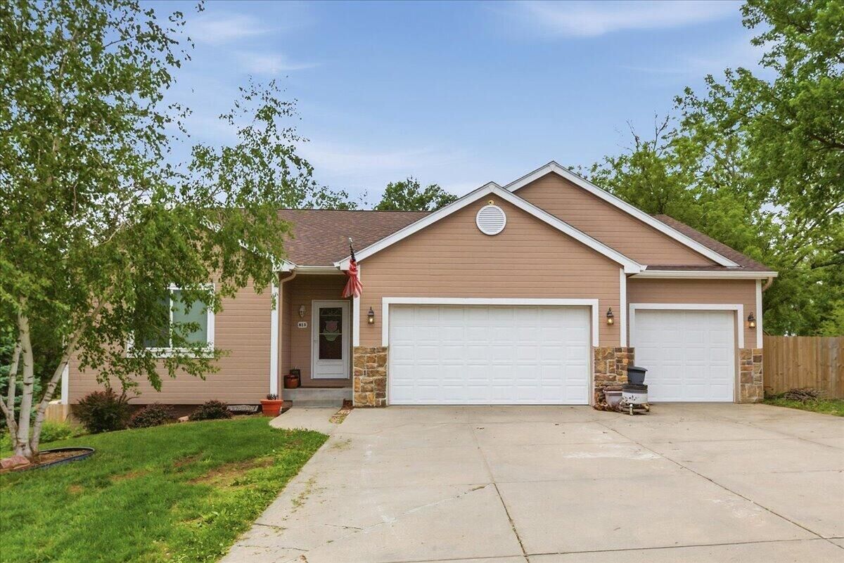 Property Photo: 813 3rd Street IA 51559