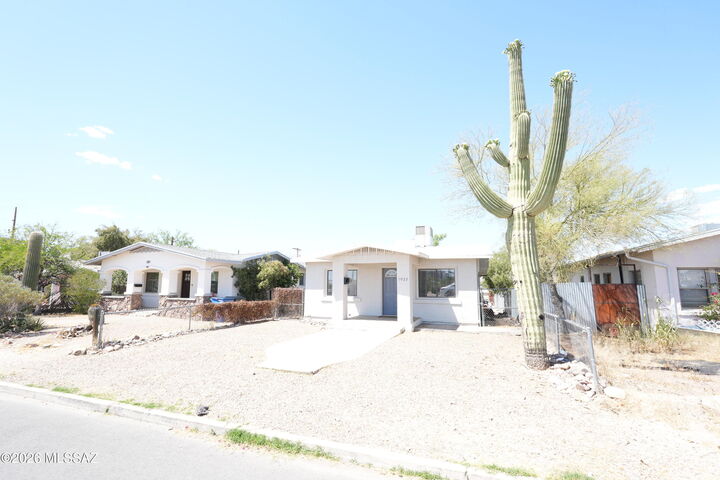 Property Photo: 1023 E Lee Street AZ 85719