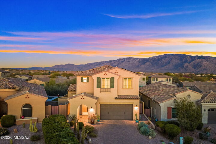 Property Photo: 1005 W Lark Bunting Lane AZ 85755