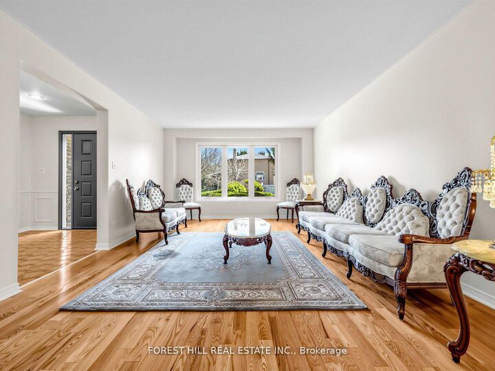 Property Photo:  32 Saddletree Drive  ON M2H 3L3 