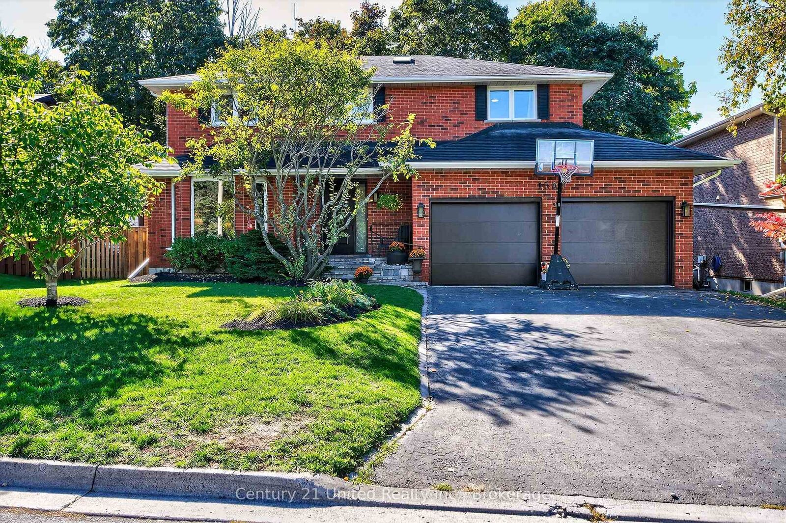 Photo de la propriété: 1309 Scollard Drive ON K9H 7K7