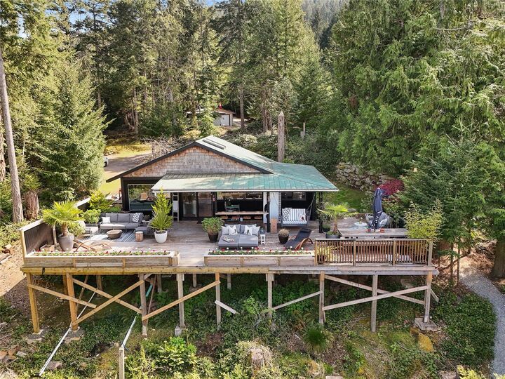 Property Photo:  430 McKercher Rd  BC V0N 2J2 