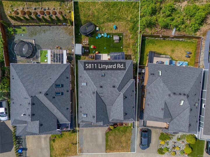 Property Photo: 5811 Linyard Rd BC V9T 0G6