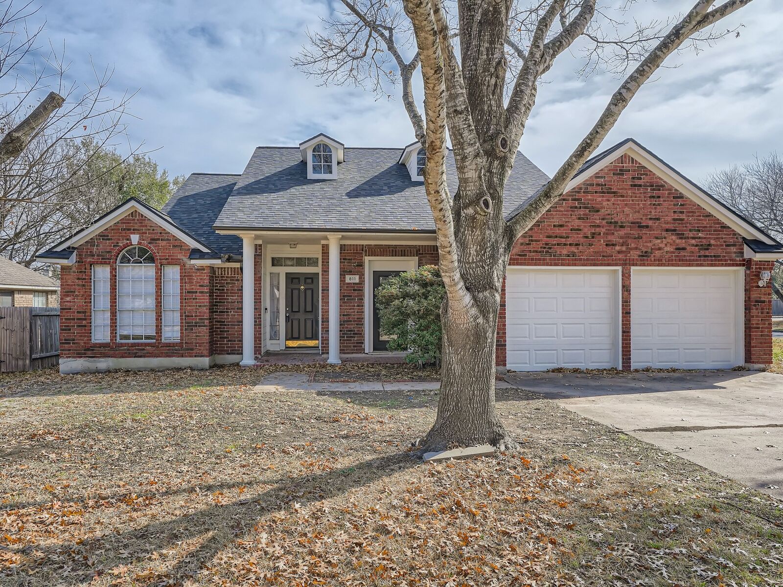 Property Photo:  811 Canyon Bend Road  TX 78660 