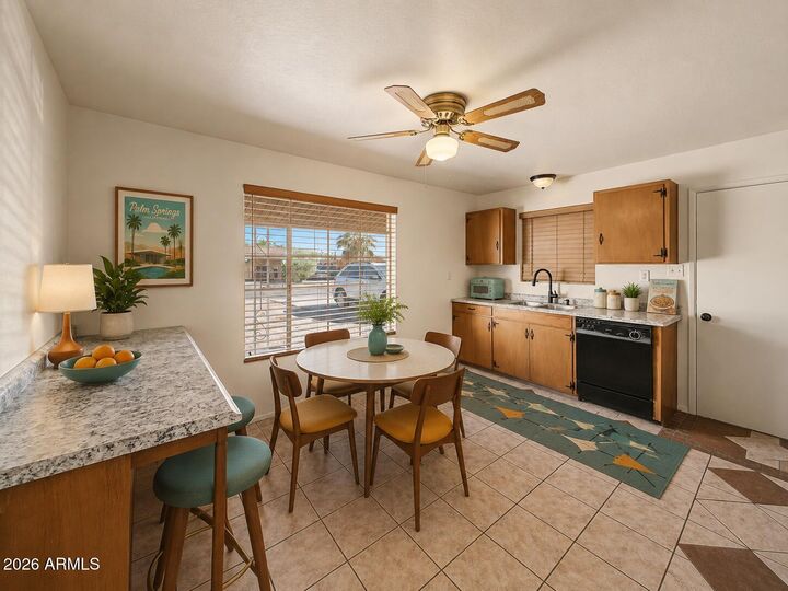 Property Photo:  924 E Granada Avenue  AZ 85119 