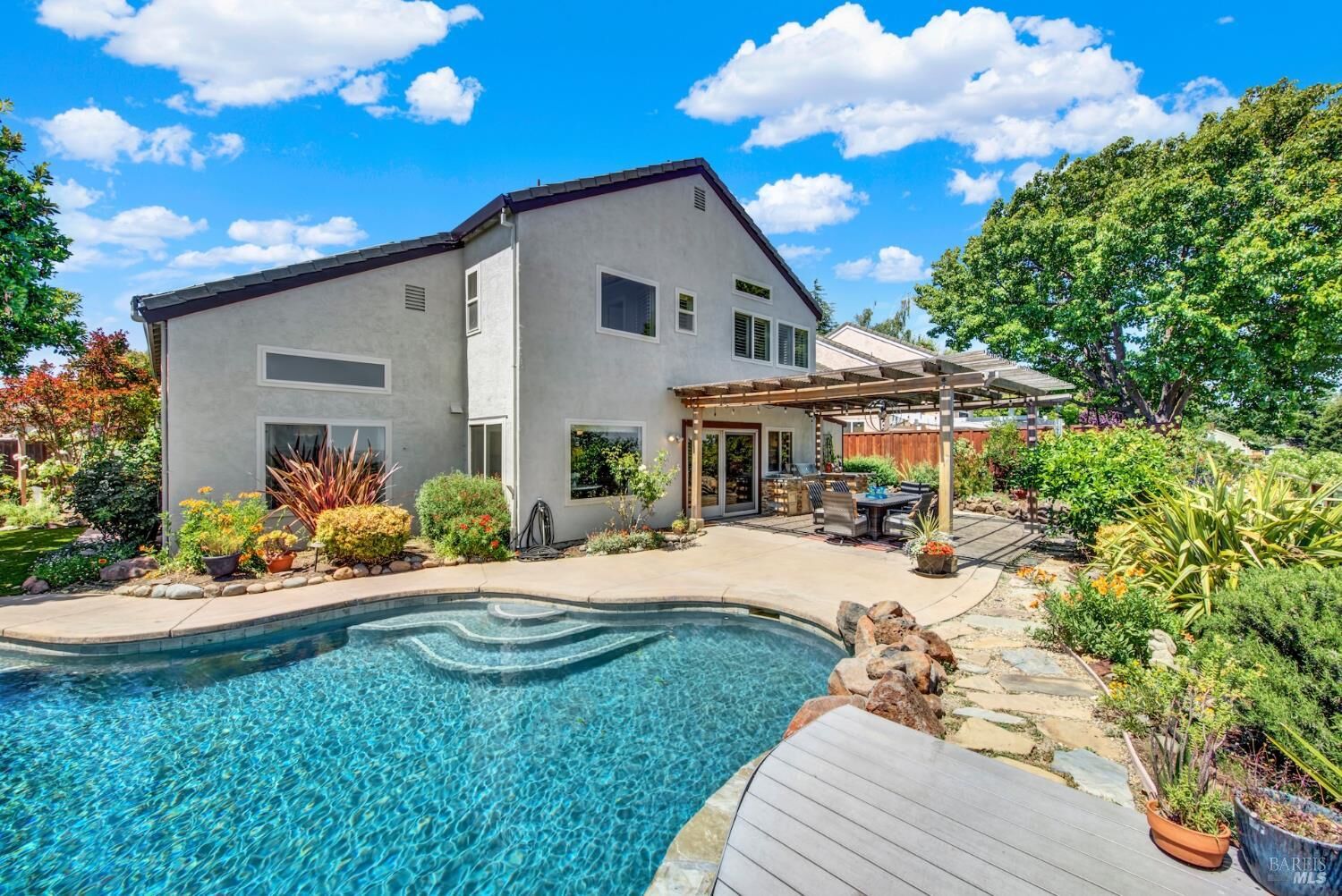 Property Photo: 686 Windsor Drive CA 94510