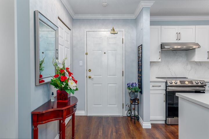 Property Photo: 2410 Emerson Street 301 BC V2T 3J3