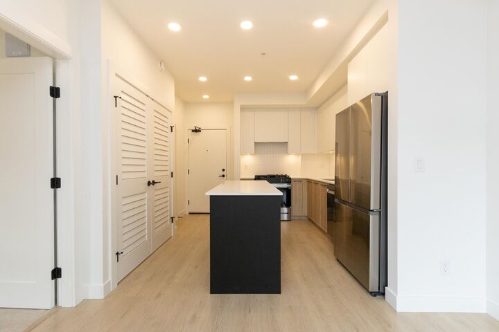 Property Photo:  19979 76 Avenue 301  BC V2Y 3Y2 