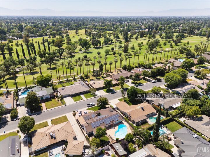 Property Photo:  601 Vista Verde Way  CA 93309 
