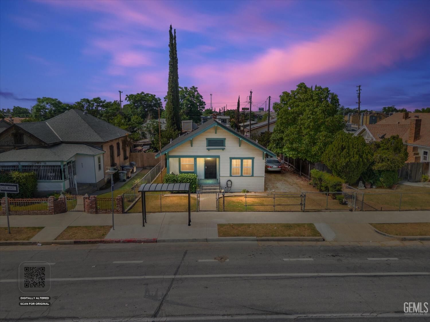 Property Photo:  907 Monterey Street  CA 93305 
