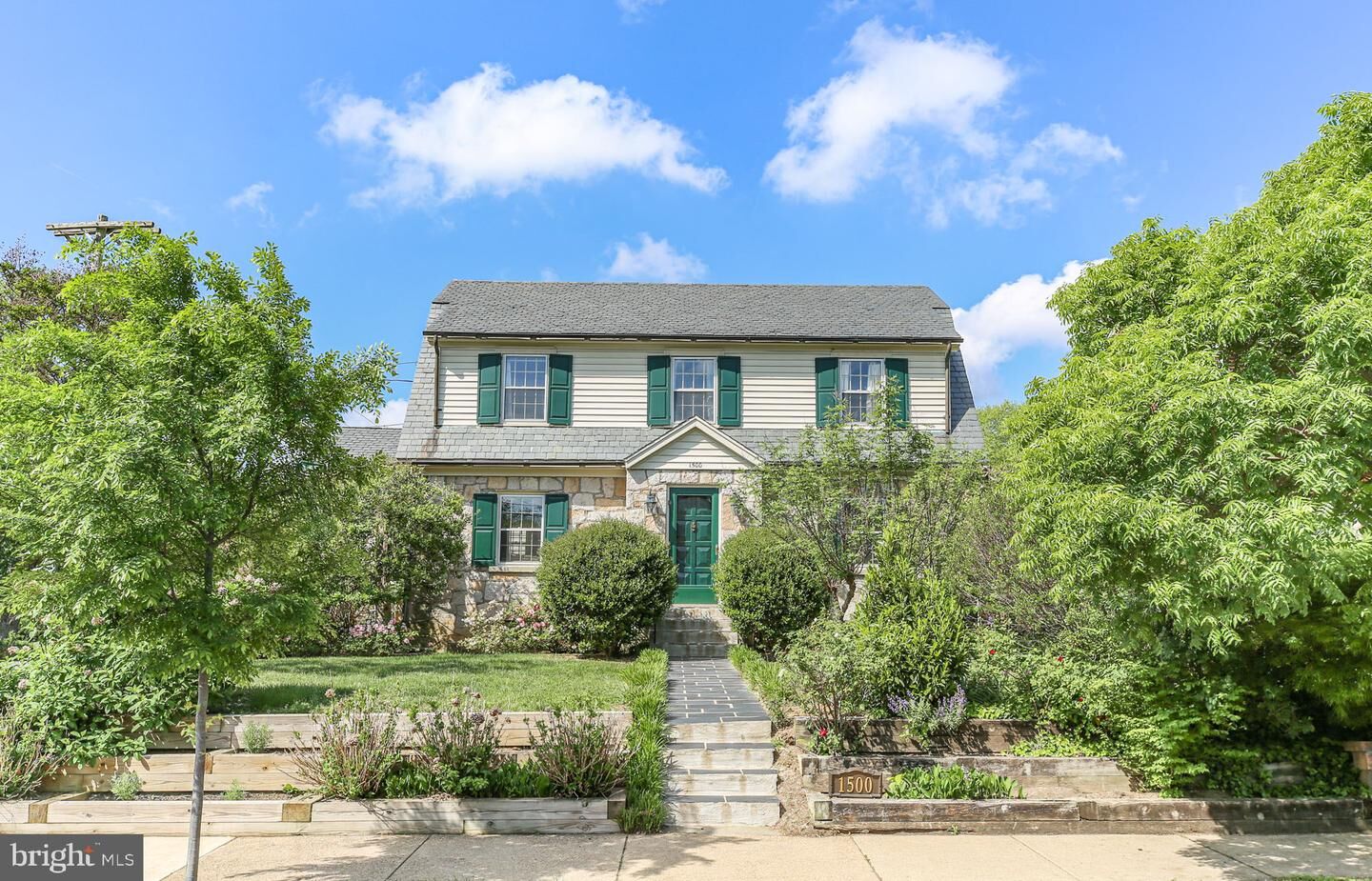 Property Photo:  1500 Augustine Avenue  VA 22401 