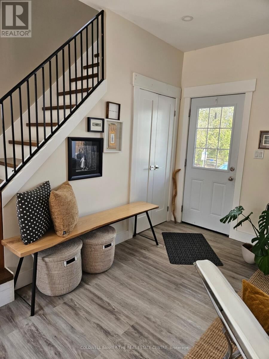 Property Photo:  61 Brock Street East B  ON L9P 1K2 