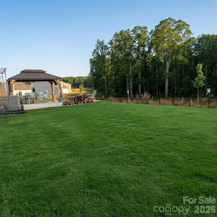Property Photo: 5189 Duck Lane NC 28609