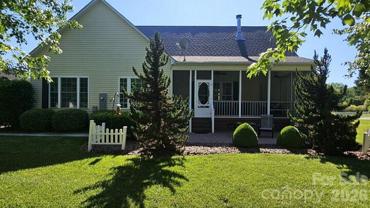Property Photo:  258 Glenwood Drive  NC 28129 