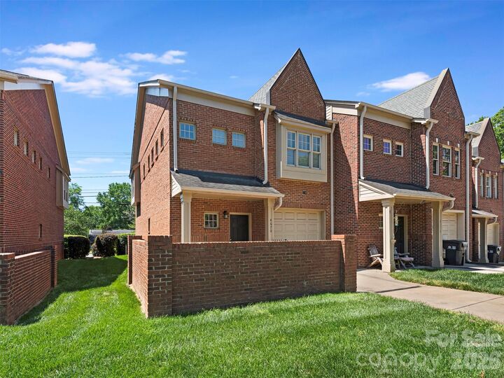 Property Photo: 4670 Dabney Vigor Drive NC 28209