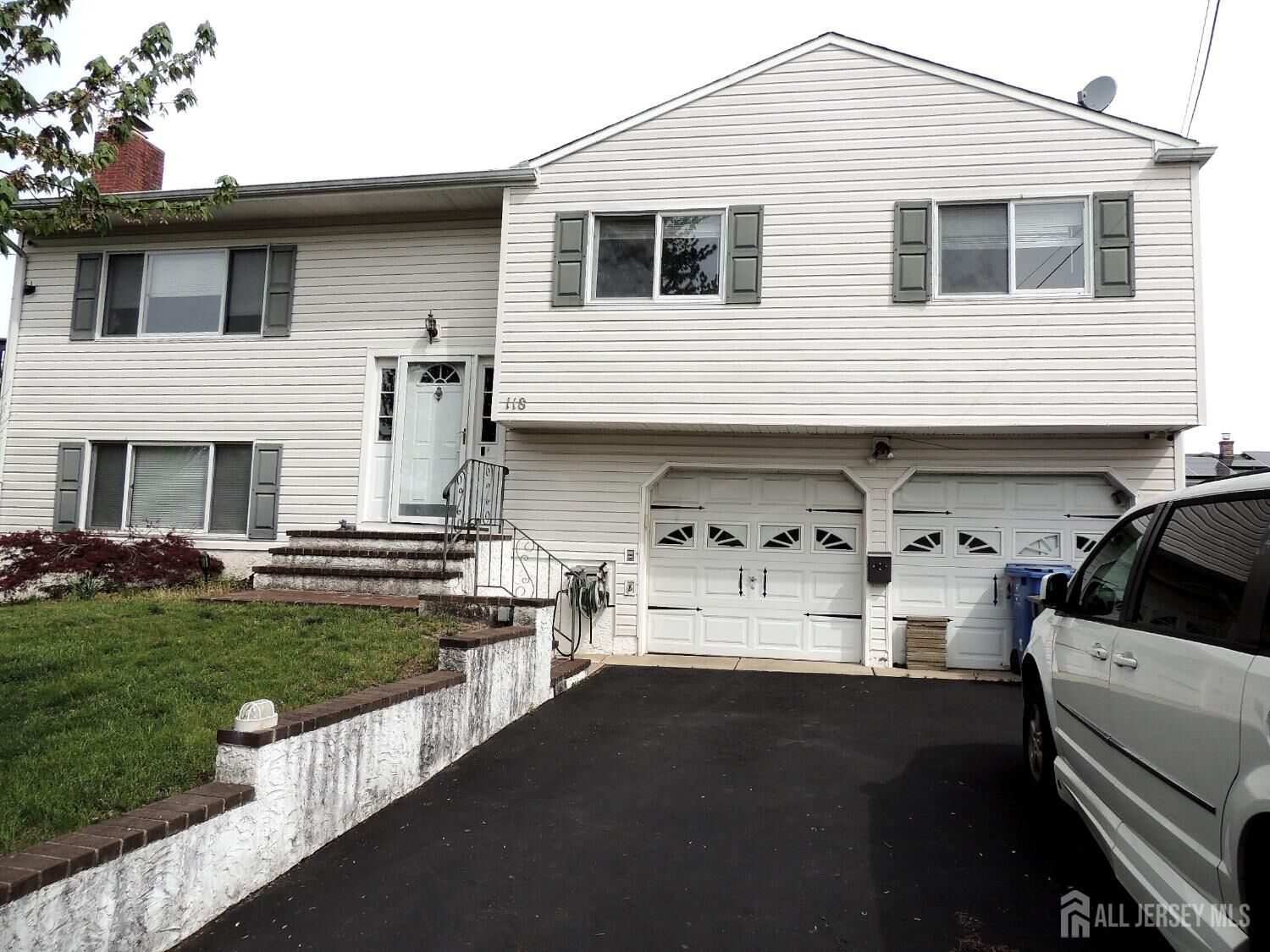 Property Photo:  118 Benart Place  NJ 08846 