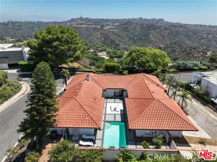 Property Photo:  2199 Summitridge Dr  CA 90210 