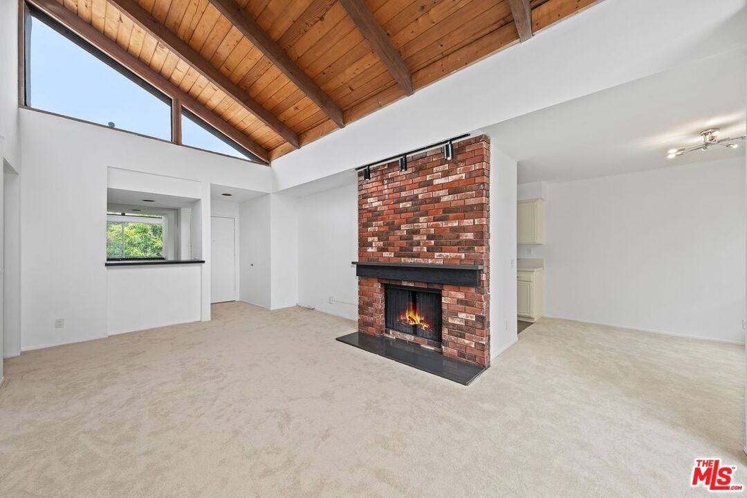 Property Photo:  1340 S Beverly Glen Blvd  CA 90024 