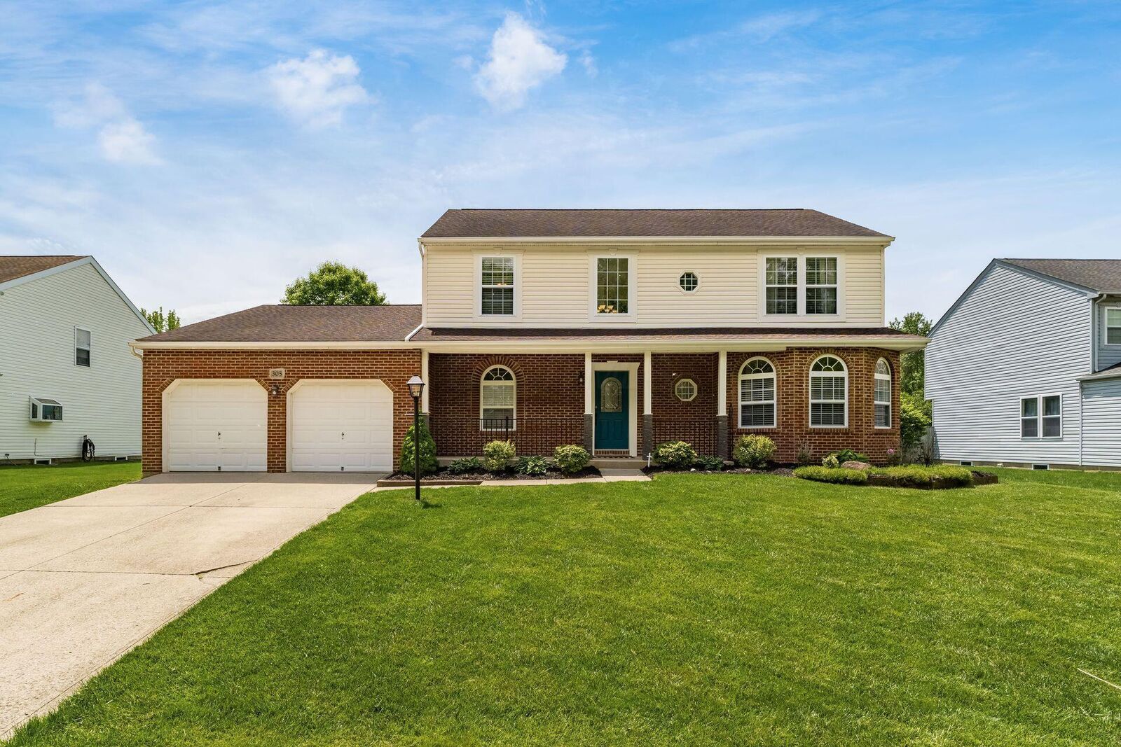 Property Photo:  305 Mackenzie Drive  OH 43147 