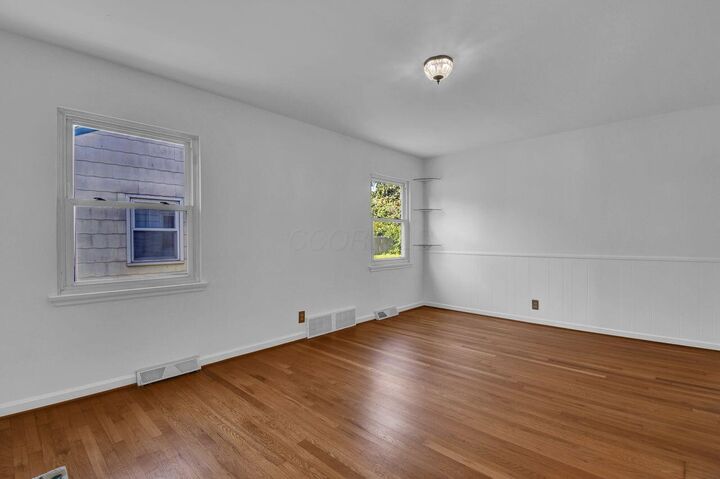 Property Photo:  239 N Kellner Road  OH 43209 