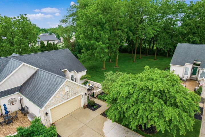 Property Photo:  2637 Vililly W Circle  OH 43123 