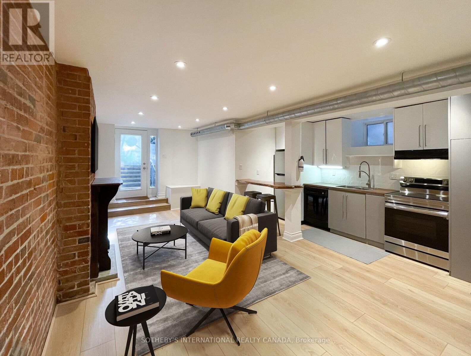 Property Photo:  81 Brunswick Avenue  ON M5S 2L8 