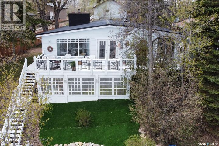 Property Photo: 8 Lakeside Drive SK S7K 1N2