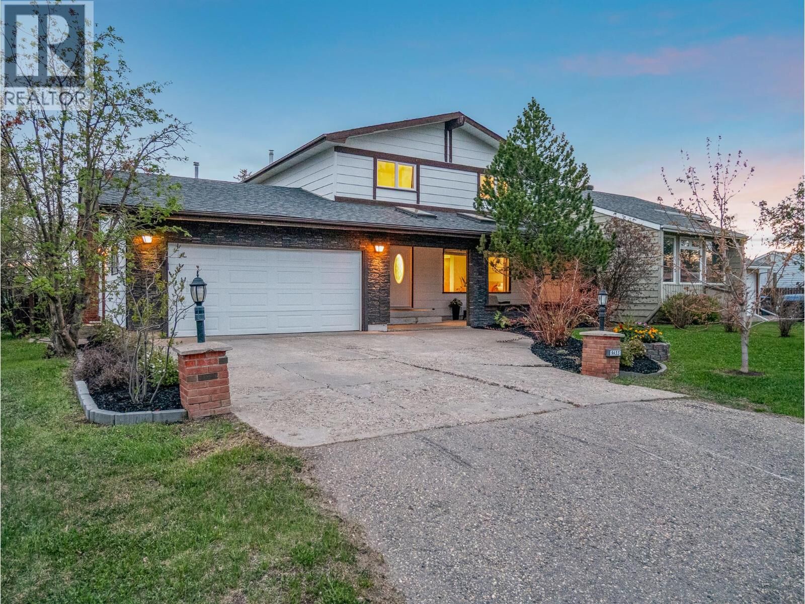 Property Photo:  9433 7 Street  BC V1G 3M7 
