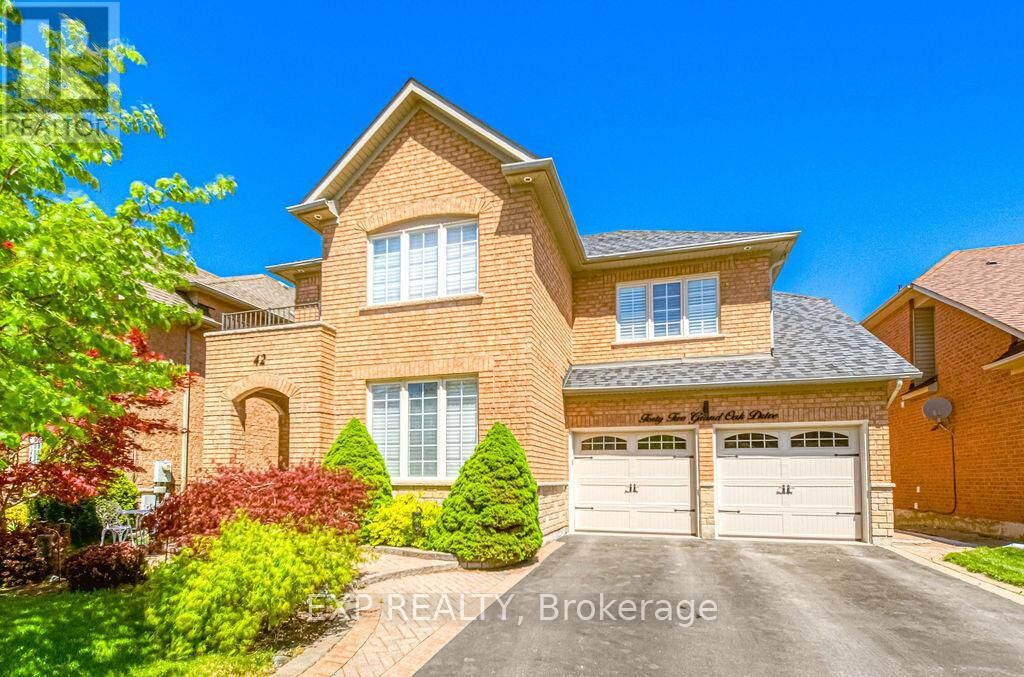 Property Photo:  42 Grand Oak Drive  ON L4E 3Z9 