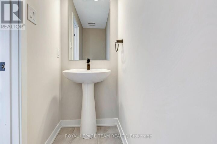 Property Photo:  920 Parnian Private  ON K2J 7K6 