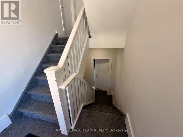 Property Photo: 579 Tweedsmuir Avenue 1 ON K1Z 5P4