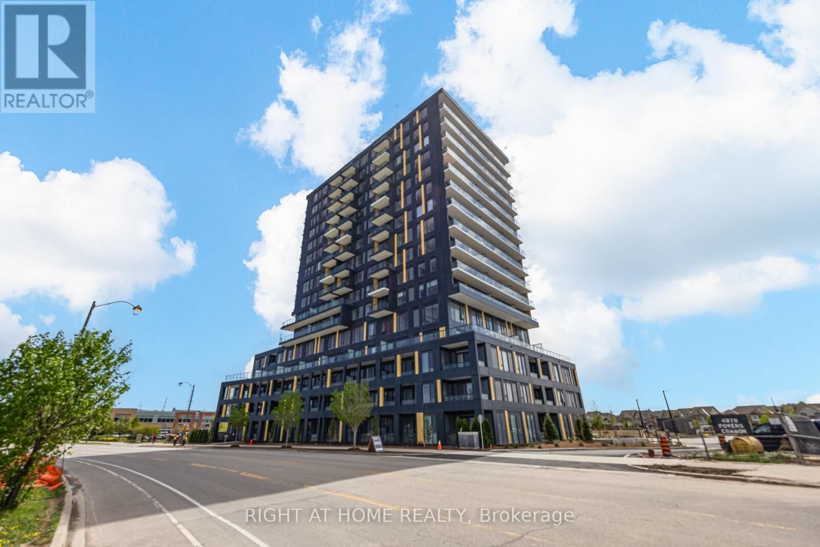 Property Photo:  4878 Powers Common C1605  ON L7M 2B4 