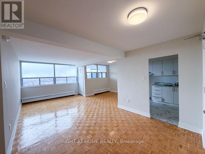 Property Photo:  1440 Lawrence Avenue West 116  ON M6L 1B2 
