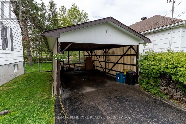 Property Photo: 144 Morris Street ON K8A 2K8