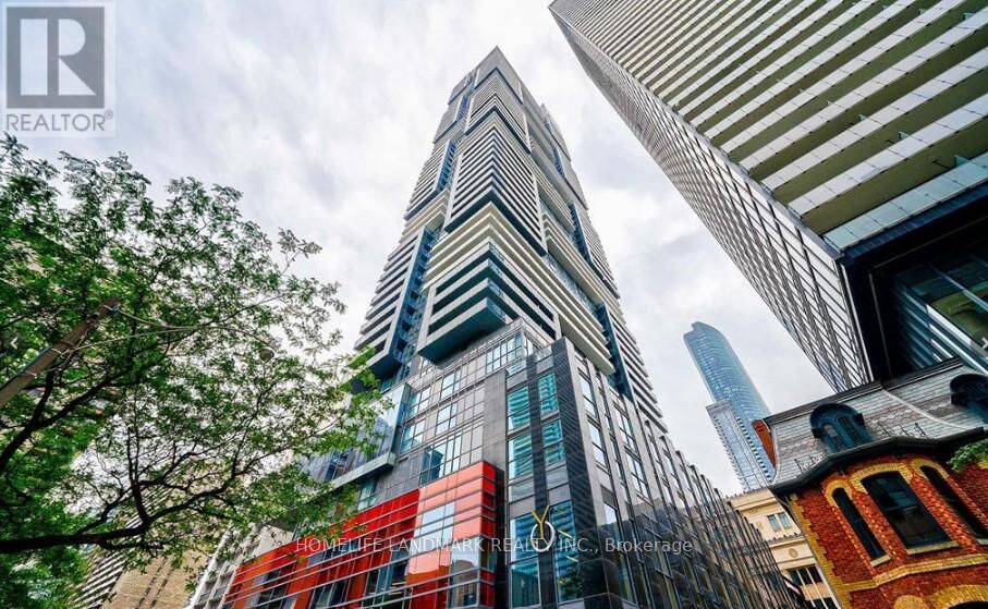 Property Photo: 7 Grenville Street 6011 ON M4Y 0E9