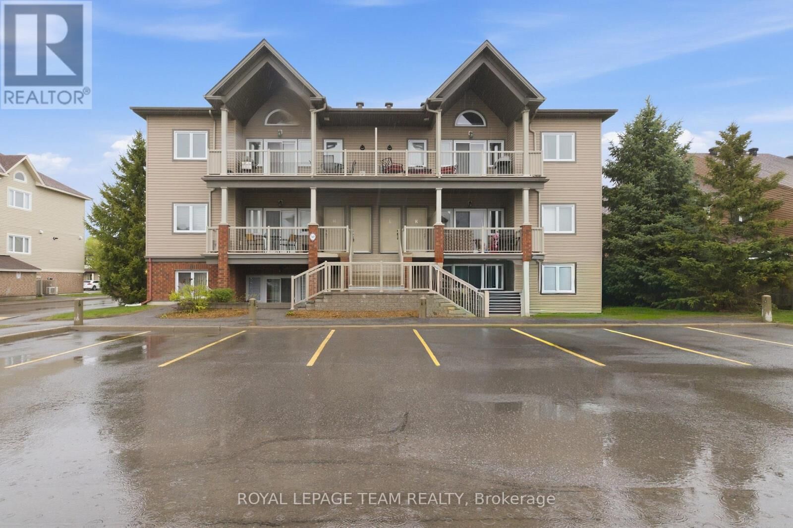 Property Photo:  769 Cedar Creek Drive I  ON K1T 0B3 