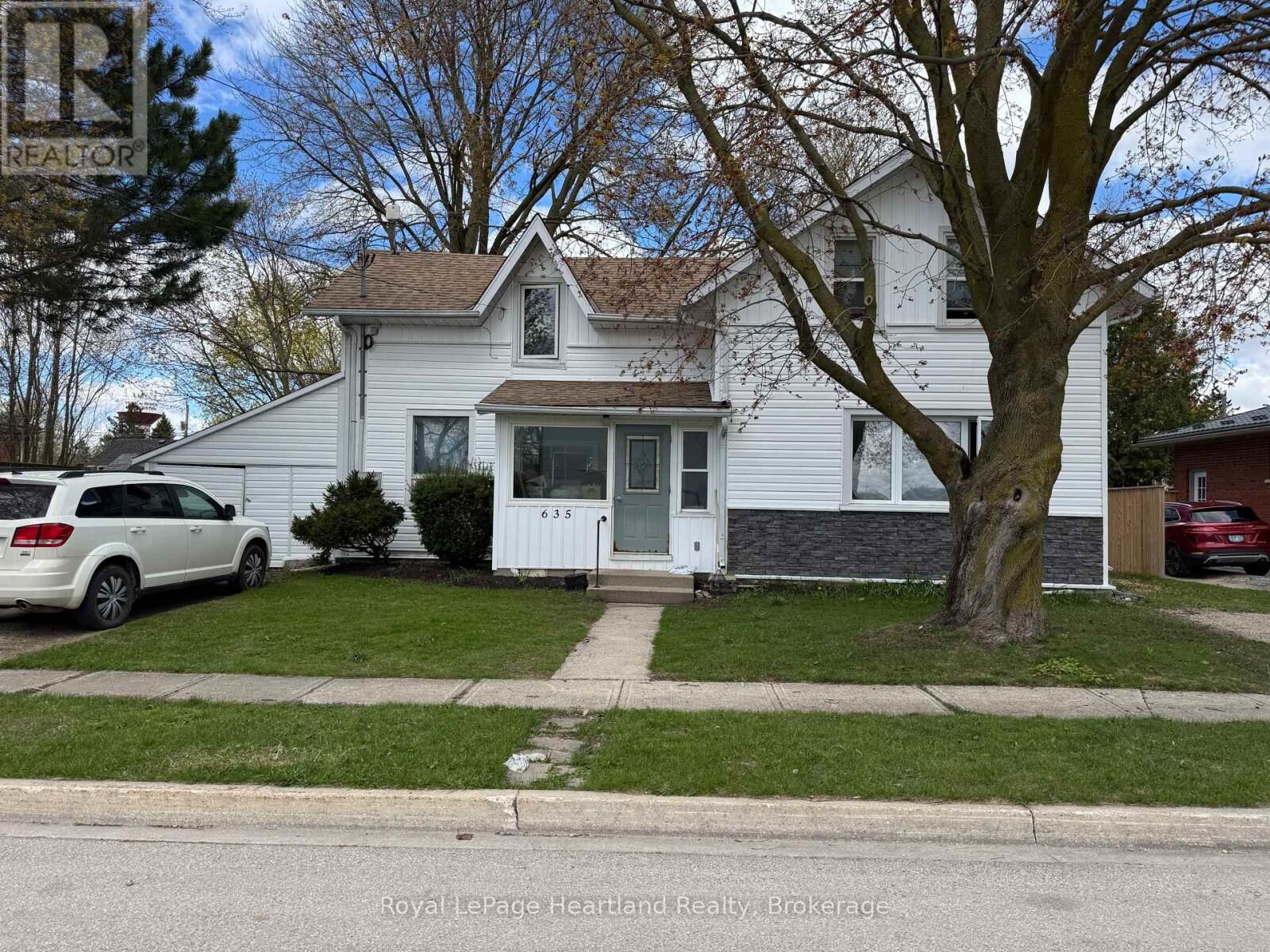 Property Photo: 635 Yonge Street ON N0G 2P0
