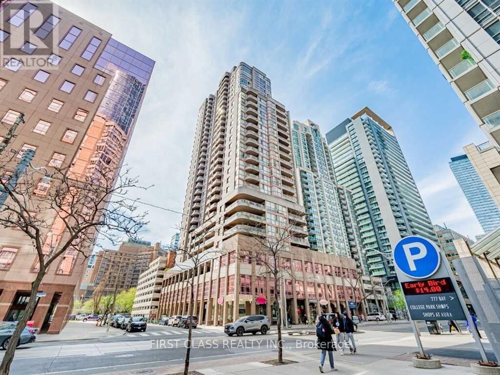 Property Photo: 736 Bay Street ON M5G 2M4