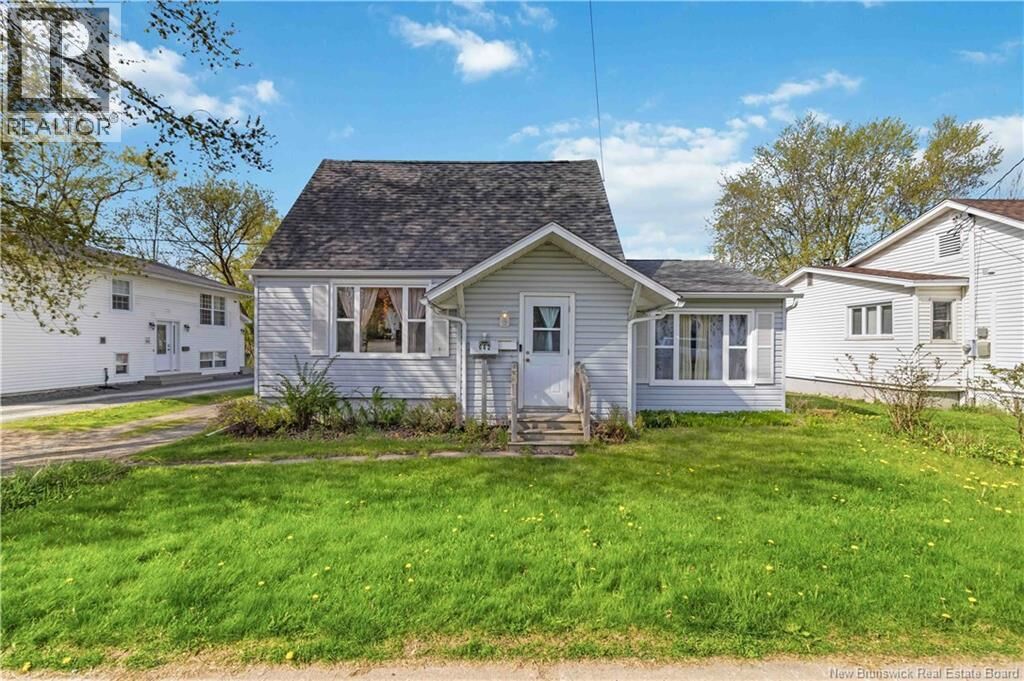 Property Photo: 642 Maclaren Avenue NB E3A 3L2