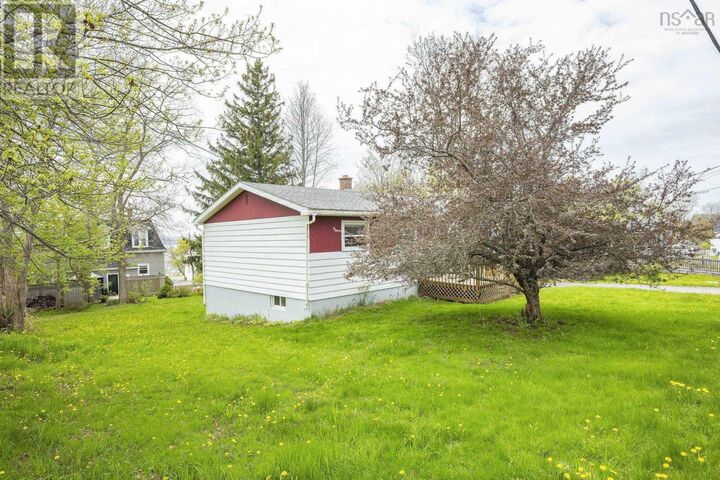 Property Photo: 301 Faulkland Street NS B0K 1H0