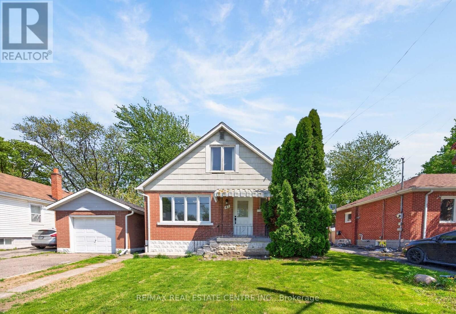 Property Photo:  43 West 1st Street  ON L9C 3B9 