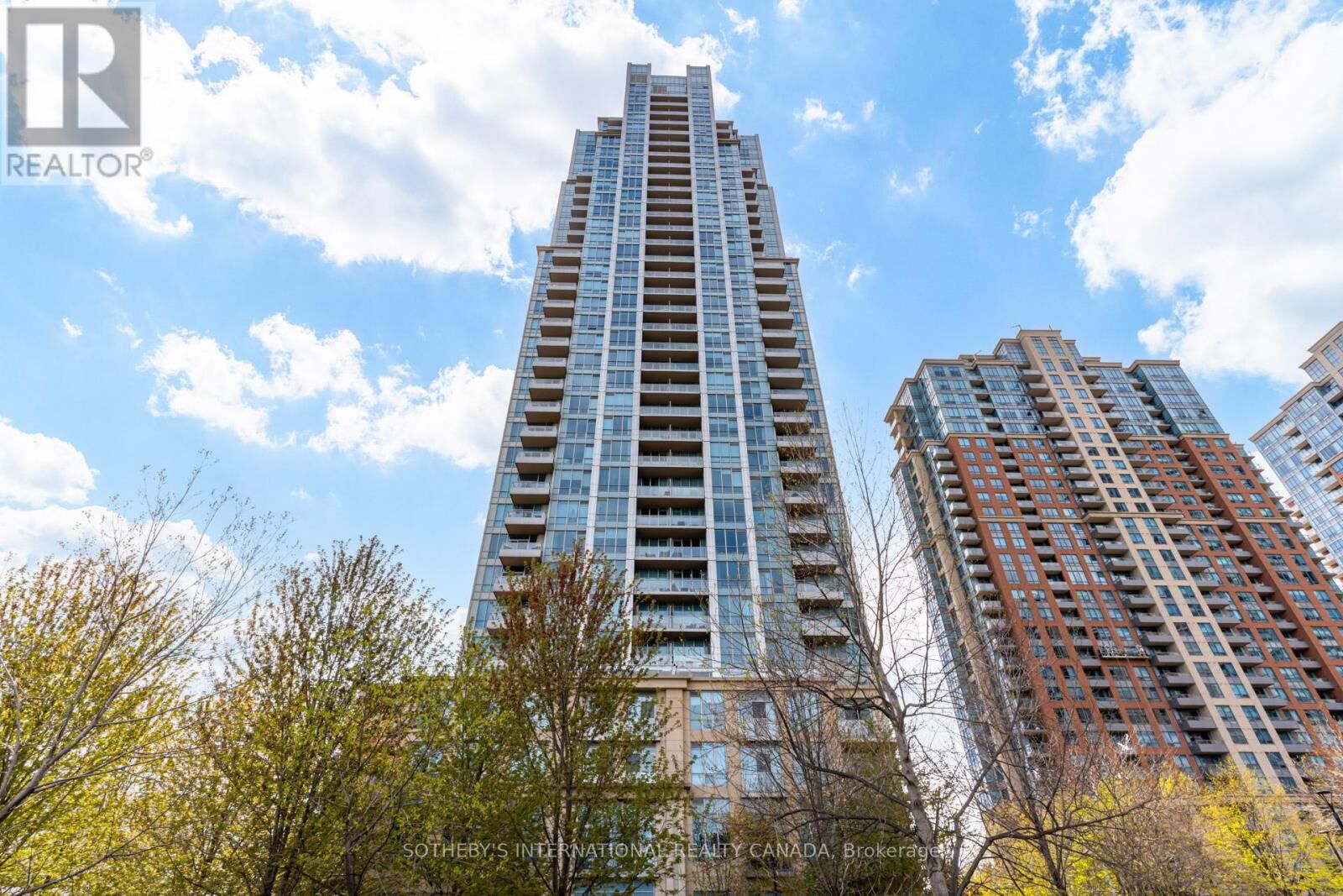 Property Photo:  15 Viking Lane 2903  ON M9B 0A4 