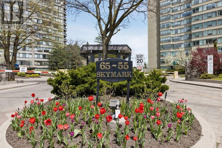 Property Photo: 55 Skymark Drive 205 ON M2H 3N4