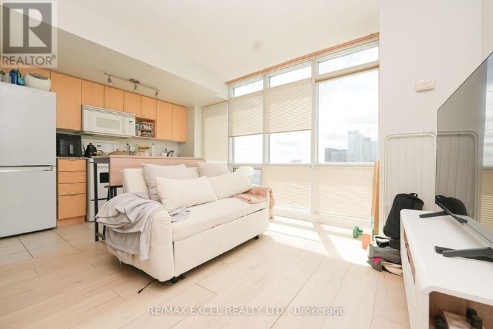 Property Photo:  11 Brunel Court 2316  ON M5V 3Y3 