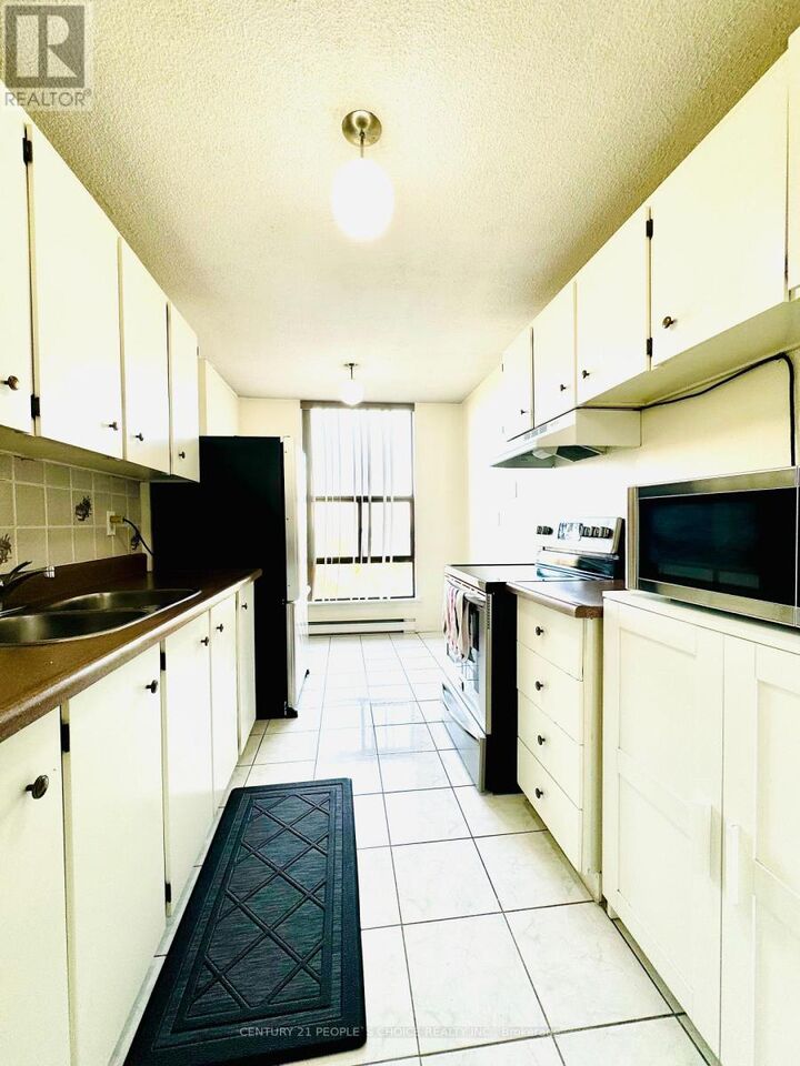 Property Photo:  21 Knightsbridge Road 1205  ON L6T 3Y1 