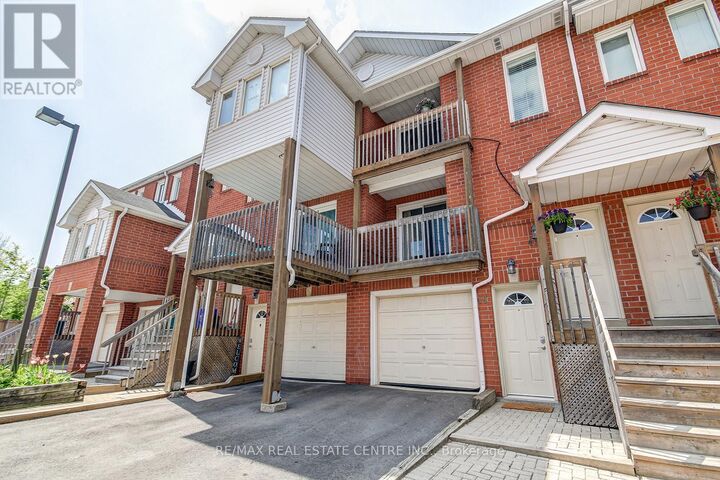 Property Photo:  49 Wylie Circle East  ON L7G 5L9 